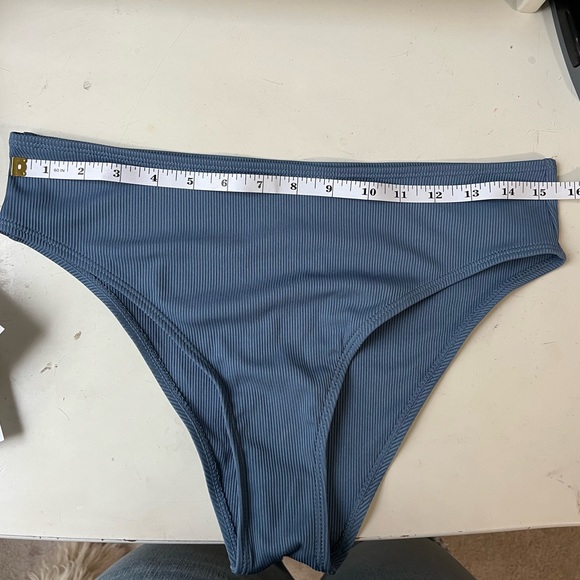 Bikini Set - Picture 4 of 4